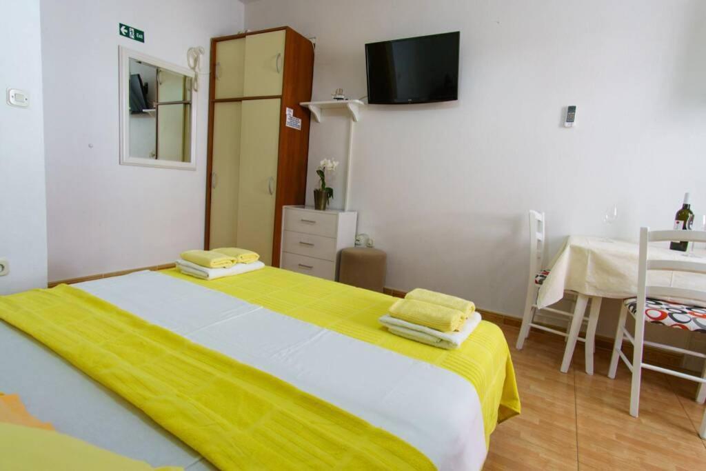 Lovely Studio Apartment For 2 Free Private Parking Makarska Eksteriør bilde