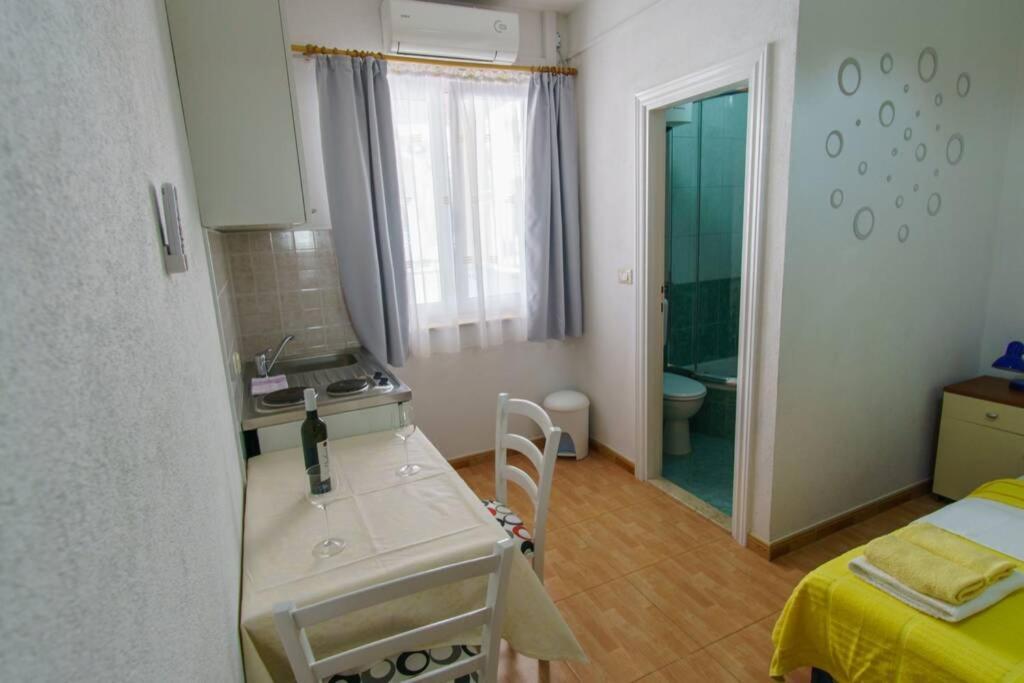 Lovely Studio Apartment For 2 Free Private Parking Makarska Eksteriør bilde